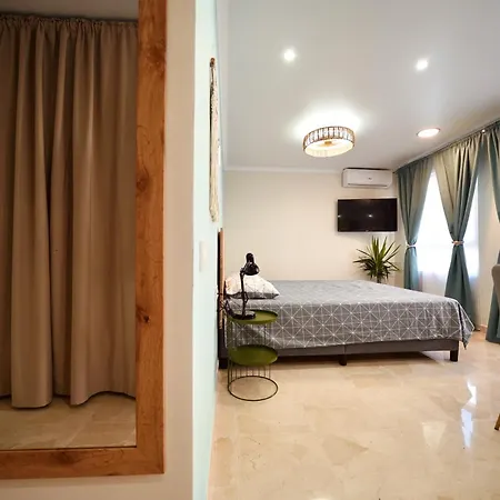 アパートホテル Parsami サンタ・ポラ