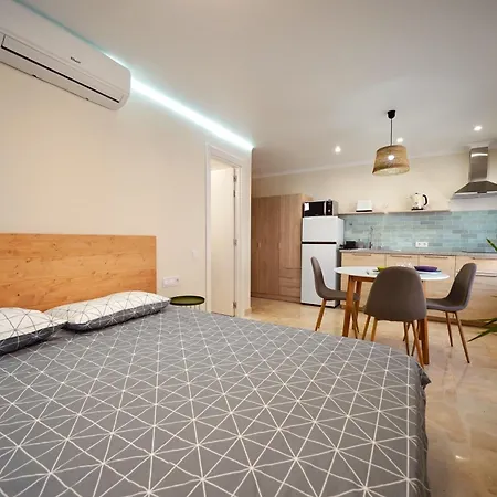 アパートホテル Parsami サンタ・ポラ